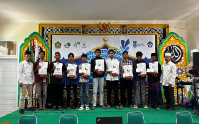 Air Mata Haru Warnai Lebaran Yatim dan Disabilitas di MAN 2 Ngawi: 