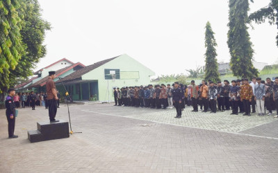 UPACARA BENDERA HARI PENDIDIKAN NASIONAL 2025