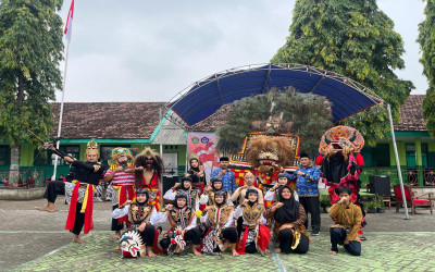 MAN 2 Ngawi Peringati Hari Sumpah Pemuda dan Bulan Bahasa Tahun 2025 dengan Semarak dan Kreatif