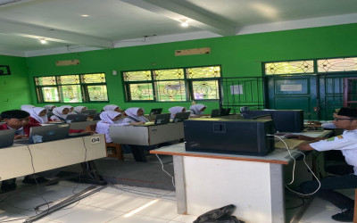 26 Siswa MAN 2 Ngawi Ikuti Olimpiade Sains Nasional 2025, Kepala Madrasah Berikan Dukungan Penuh